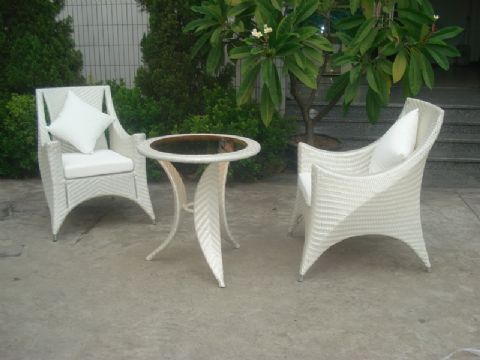 Outdoor All-Weather Rattan Wicker Conversation Patio Table And 2 Chais Set
